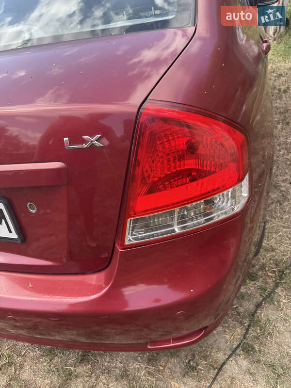Седан Kia Cerato 2007 в Каневі