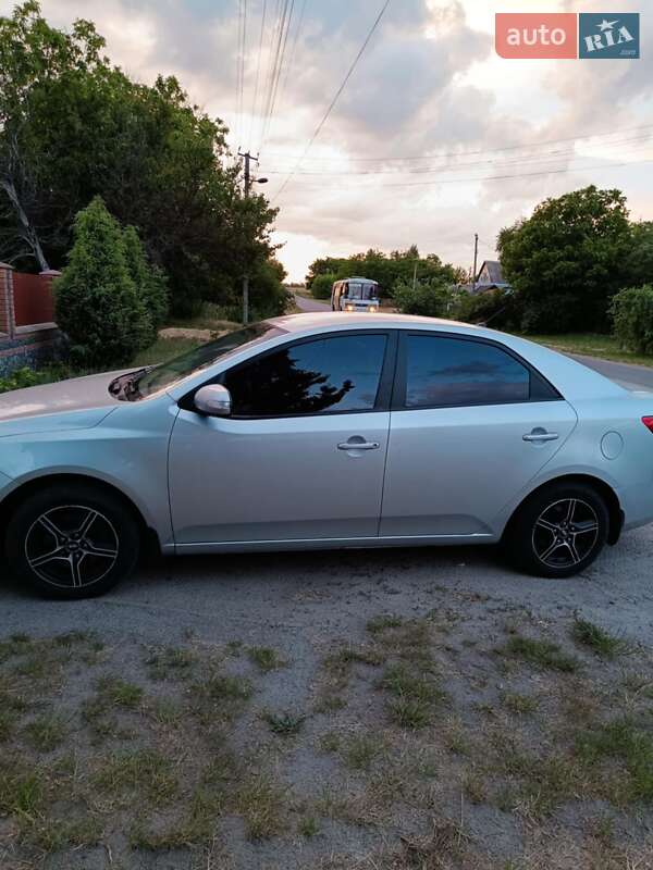 Седан Kia Cerato 2009 в Звенигородке