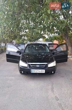 Хэтчбек Kia Cerato 2006 в Вознесенске