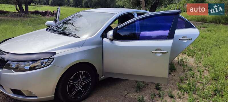 Седан Kia Cerato 2009 в Звенигородке