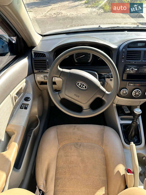 Седан Kia Cerato 2006 в Киеве
