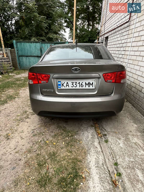 Седан Kia Cerato 2011 в Чернигове фото 5 Седан Kia Cerato 2011 в Чернигове