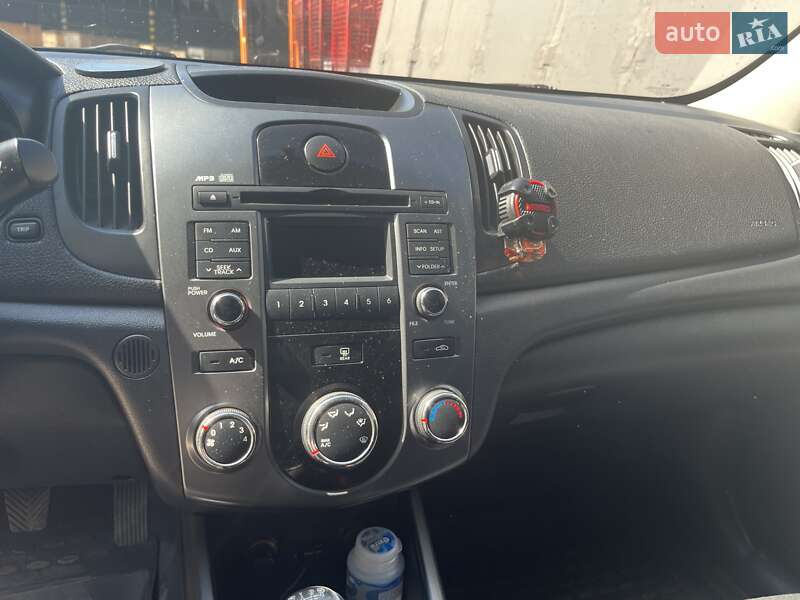 Седан Kia Cerato 2009 в Дружковке