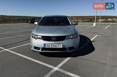 Седан Kia Cerato 2010 в Ровно