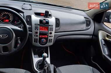 Седан Kia Cerato 2009 в Києві