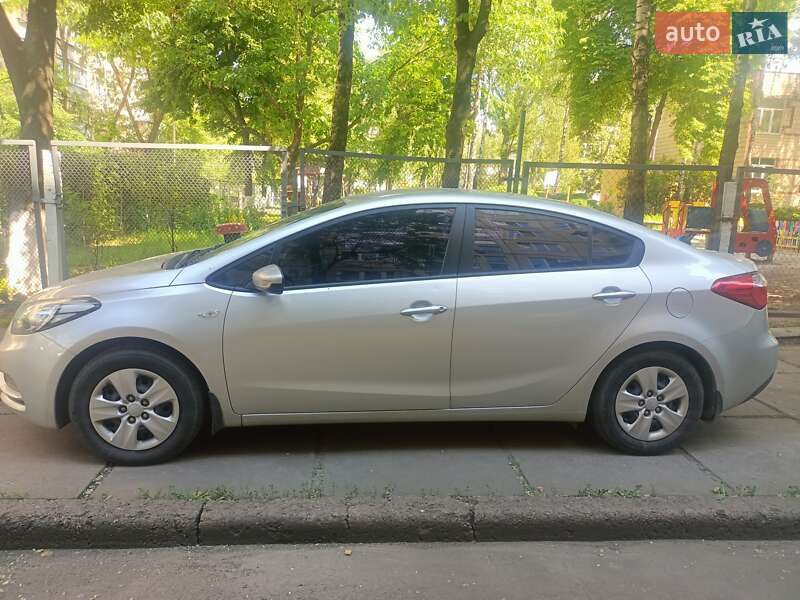 Седан Kia Cerato 2014 в Киеве фото 2 Седан Kia Cerato 2014 в Киеве