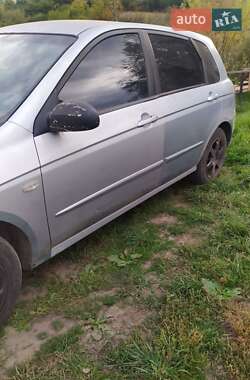 Хэтчбек Kia Cerato 2006 в  фото 9 Хэтчбек Kia Cerato 2006 в
