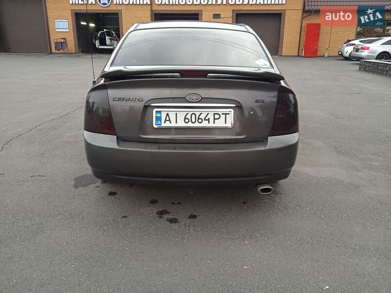 Седан Kia Cerato 2006 в Благовещенском