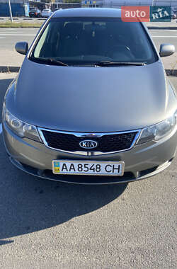 Седан Kia Cerato 2011 в Киеве