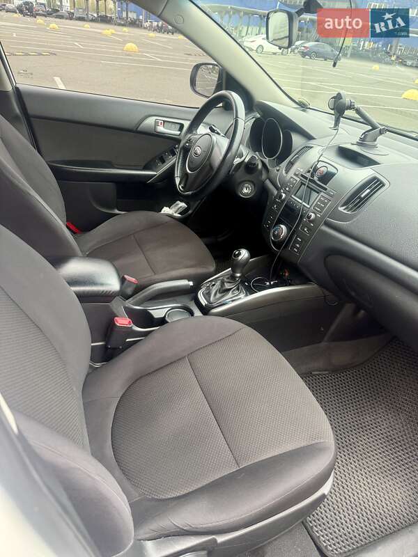 Седан Kia Cerato 2011 в Киеве фото 7 Седан Kia Cerato 2011 в Киеве