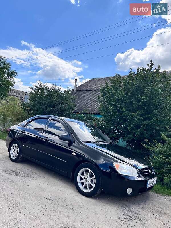 Седан Kia Cerato 2005 в Новой Водолаге