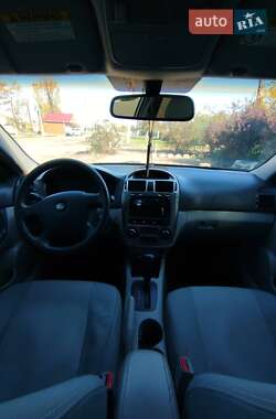Седан Kia Cerato 2004 в  фото 5 Седан Kia Cerato 2004 в