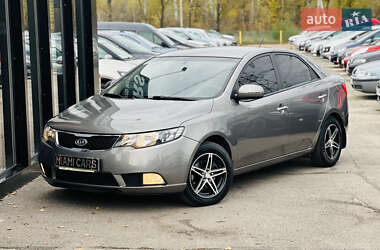 Седан Kia Cerato 2011 в 