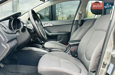 Седан Kia Cerato 2011 в 