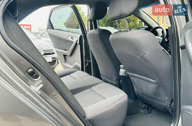 Седан Kia Cerato 2011 в 