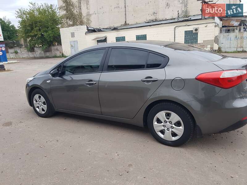 Седан Kia Cerato 2013 в Києві