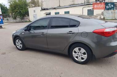 Седан Kia Cerato 2013 в 