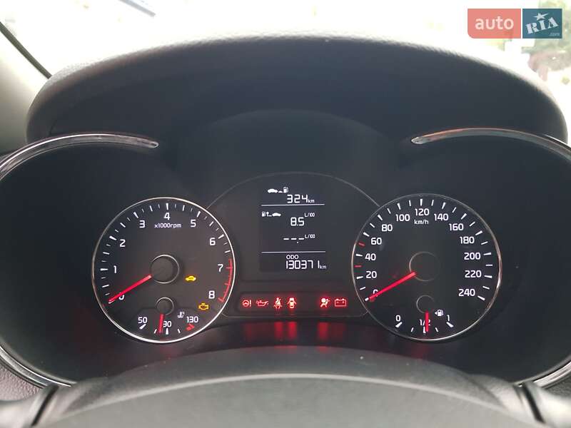Седан Kia Cerato 2013 в Києві