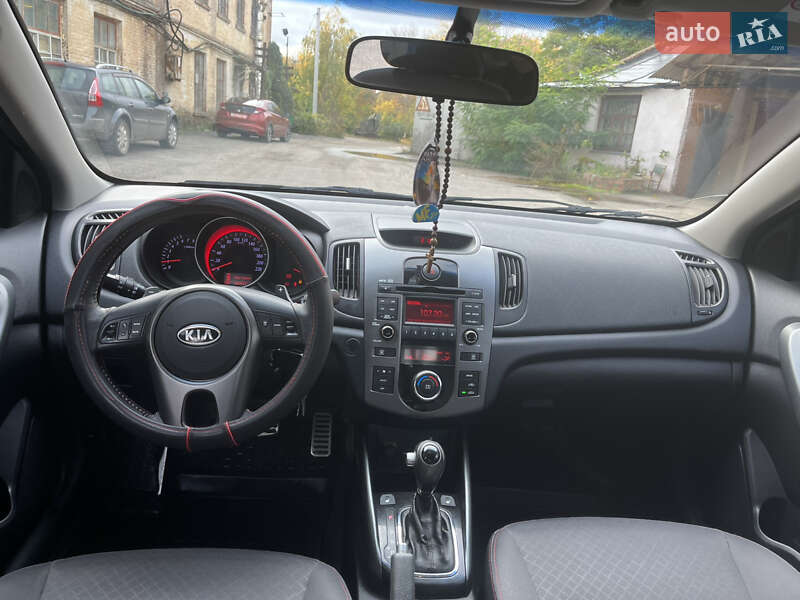 Седан Kia Cerato 2010 в Ромнах фото 11 Седан Kia Cerato 2010 в Ромнах