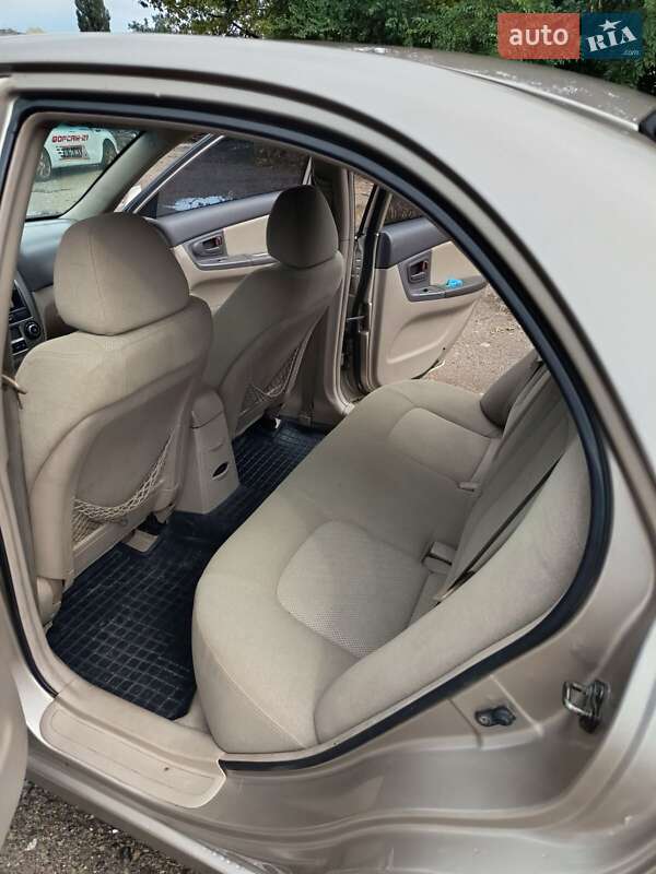 Седан Kia Cerato 2005 в Харкові
