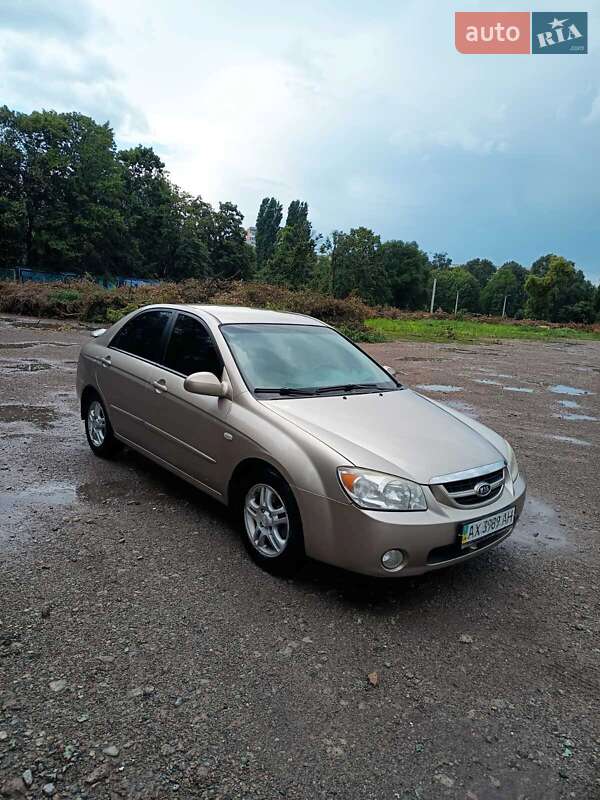 Седан Kia Cerato 2005 в Харкові