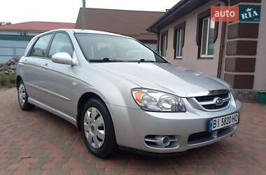 Хэтчбек Kia Cerato 2006 в  фото 4 Хэтчбек Kia Cerato 2006 в