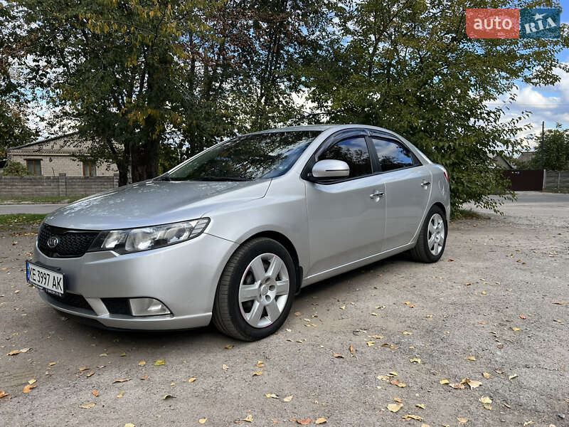 Седан Kia Cerato 2012 в Каменском