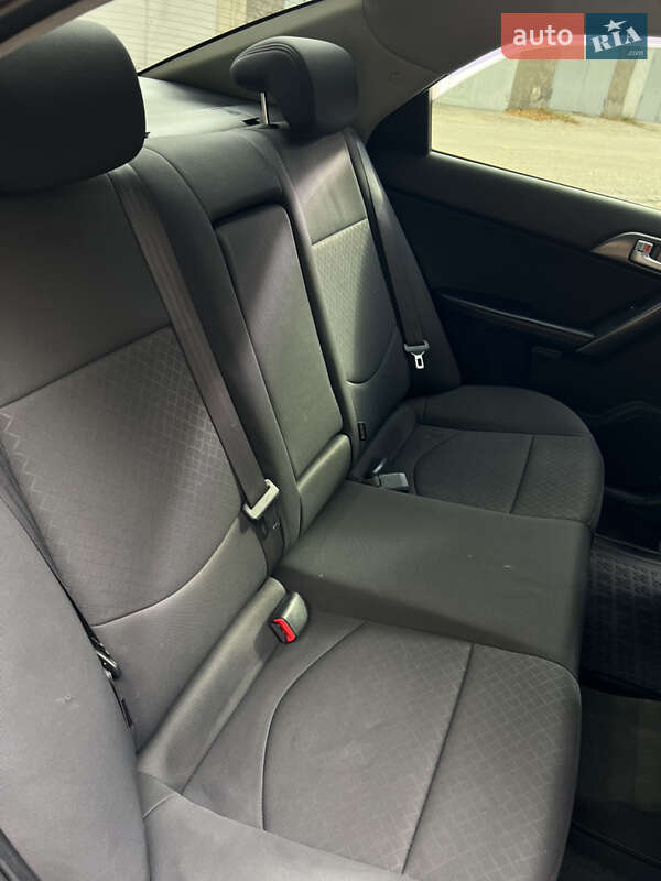 Седан Kia Cerato 2012 в Каменском