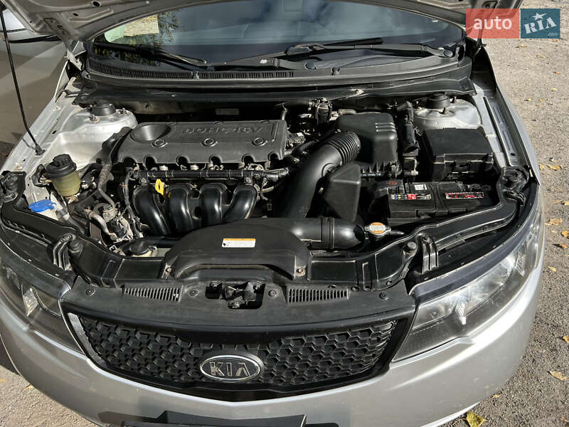 Седан Kia Cerato 2012 в Каменском