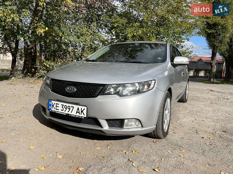 Седан Kia Cerato 2012 в Каменском