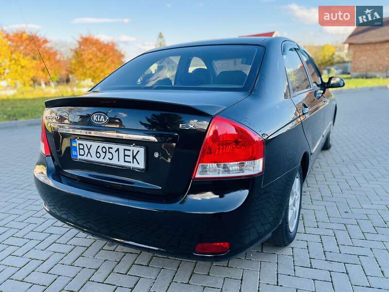 Седан Kia Cerato 2007 в Чернівцях