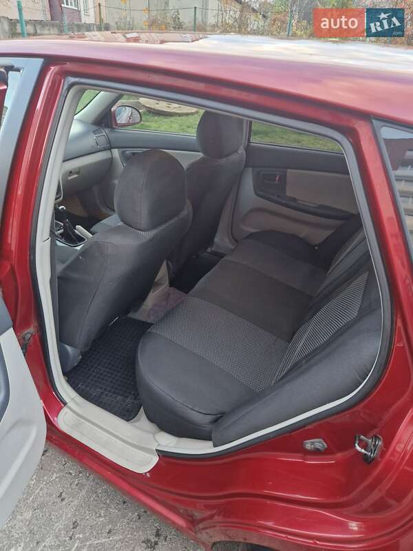 Хэтчбек Kia Cerato 2005 в Умани фото 2 Хэтчбек Kia Cerato 2005 в Умани