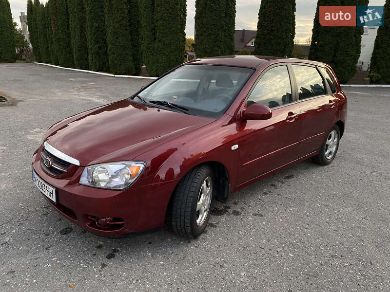 Хетчбек Kia Cerato 2006 в Дубні