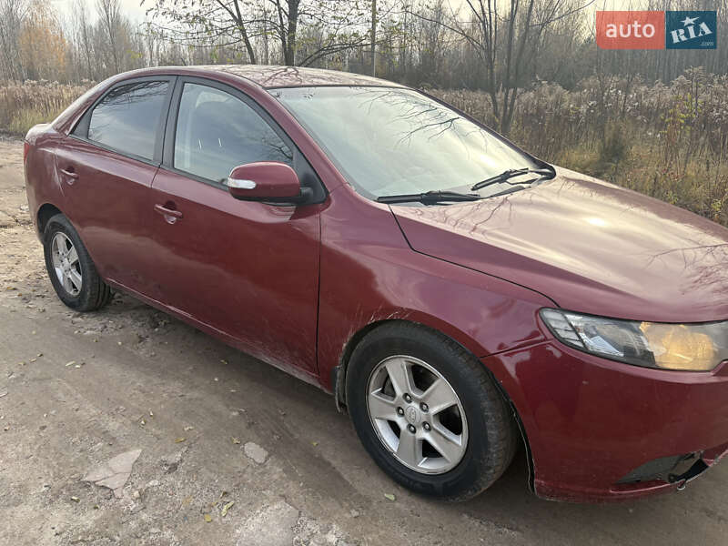 Седан Kia Cerato 2010 в Киеве