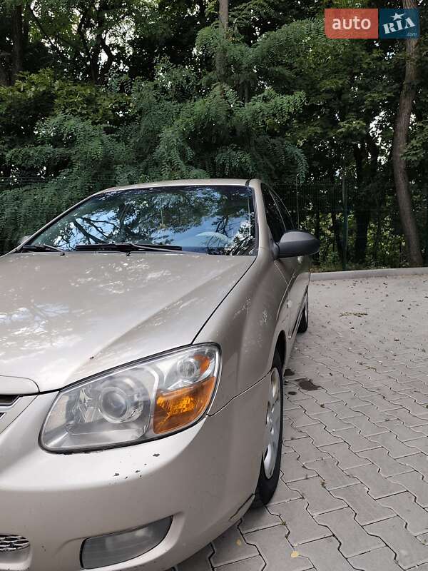 Седан Kia Cerato 2006 в Обухове