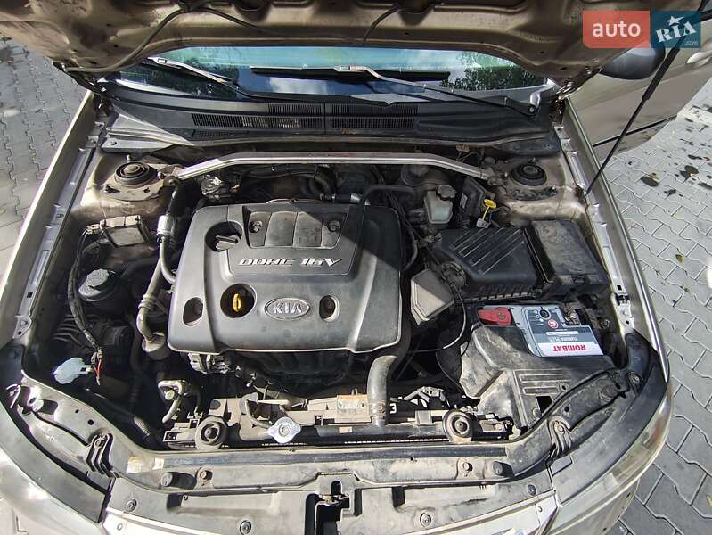 Седан Kia Cerato 2006 в Обухове