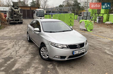 Седан Kia Cerato 2011 в Киеве