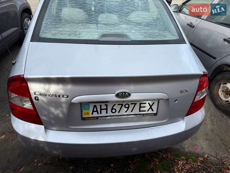 Седан Kia Cerato 2005 в Киеве