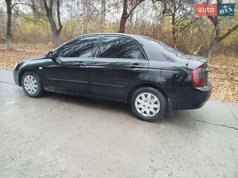 Kia Cerato 2005