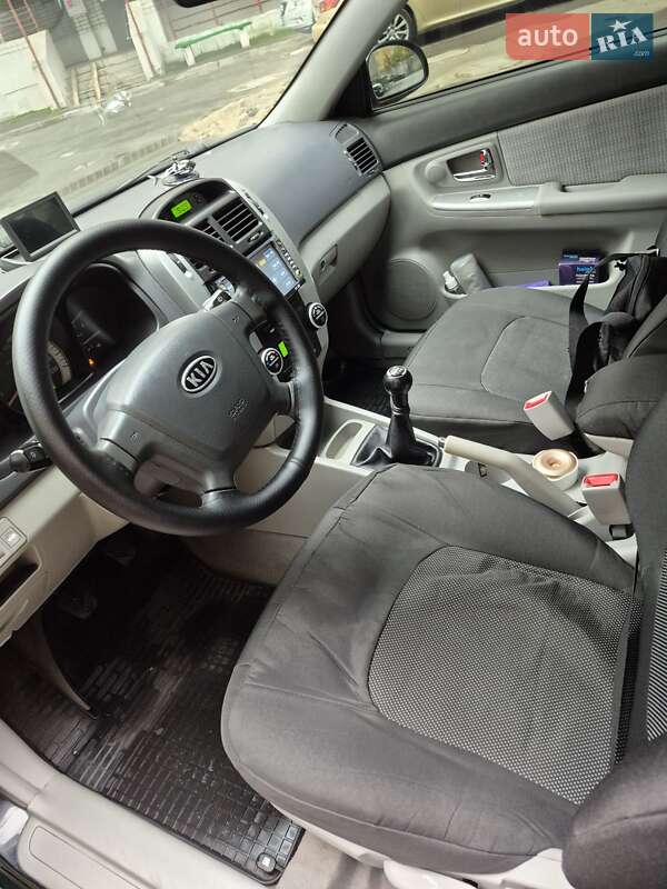 Седан Kia Cerato 2007 в Днепре