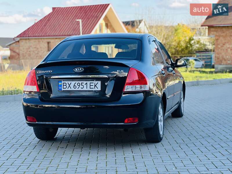 Седан Kia Cerato 2007 в Черновцах