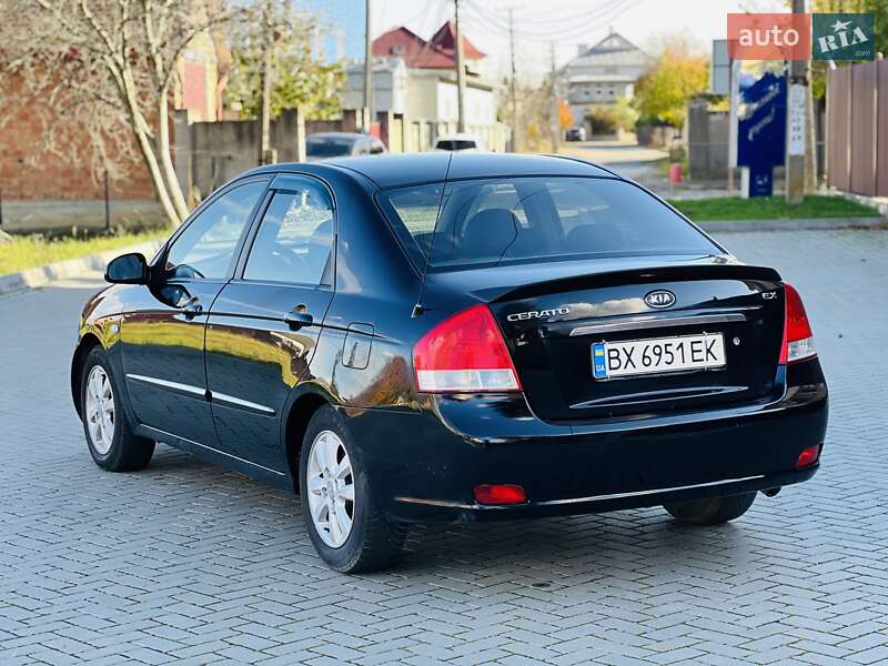 Седан Kia Cerato 2007 в Черновцах