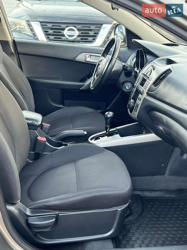 Седан Kia Cerato 2009 в Одессе