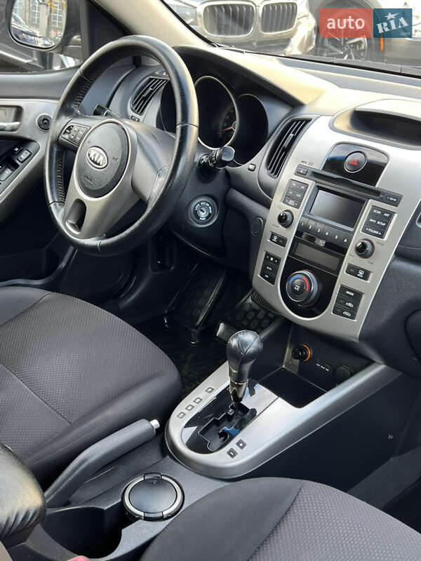 Седан Kia Cerato 2009 в Одессе