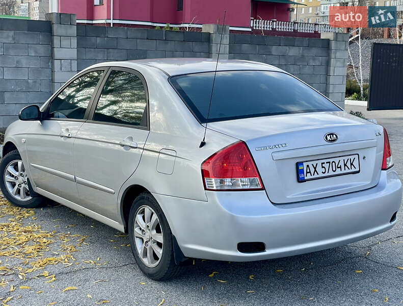 Седан Kia Cerato 2008 в Каменском