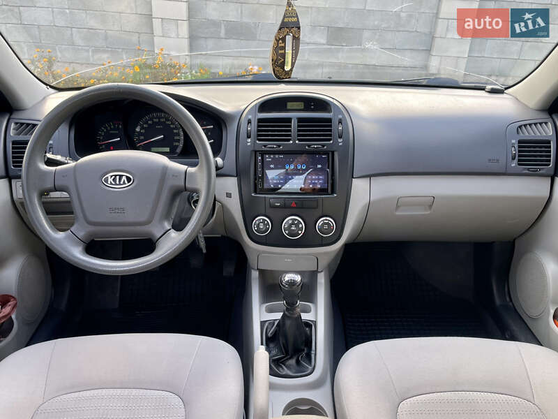 Седан Kia Cerato 2008 в Каменском