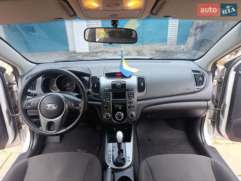 Седан Kia Cerato 2009 в Києві фото 6 Седан Kia Cerato 2009 в Києві