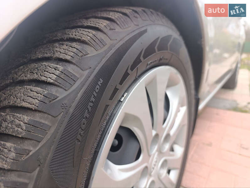 Седан Kia Cerato 2009 в Києві фото 18 Седан Kia Cerato 2009 в Києві