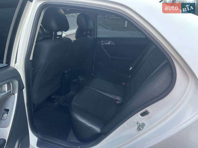 Седан Kia Cerato 2011 в Горишних Плавнях