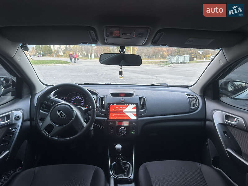 Седан Kia Cerato 2011 в Горишних Плавнях